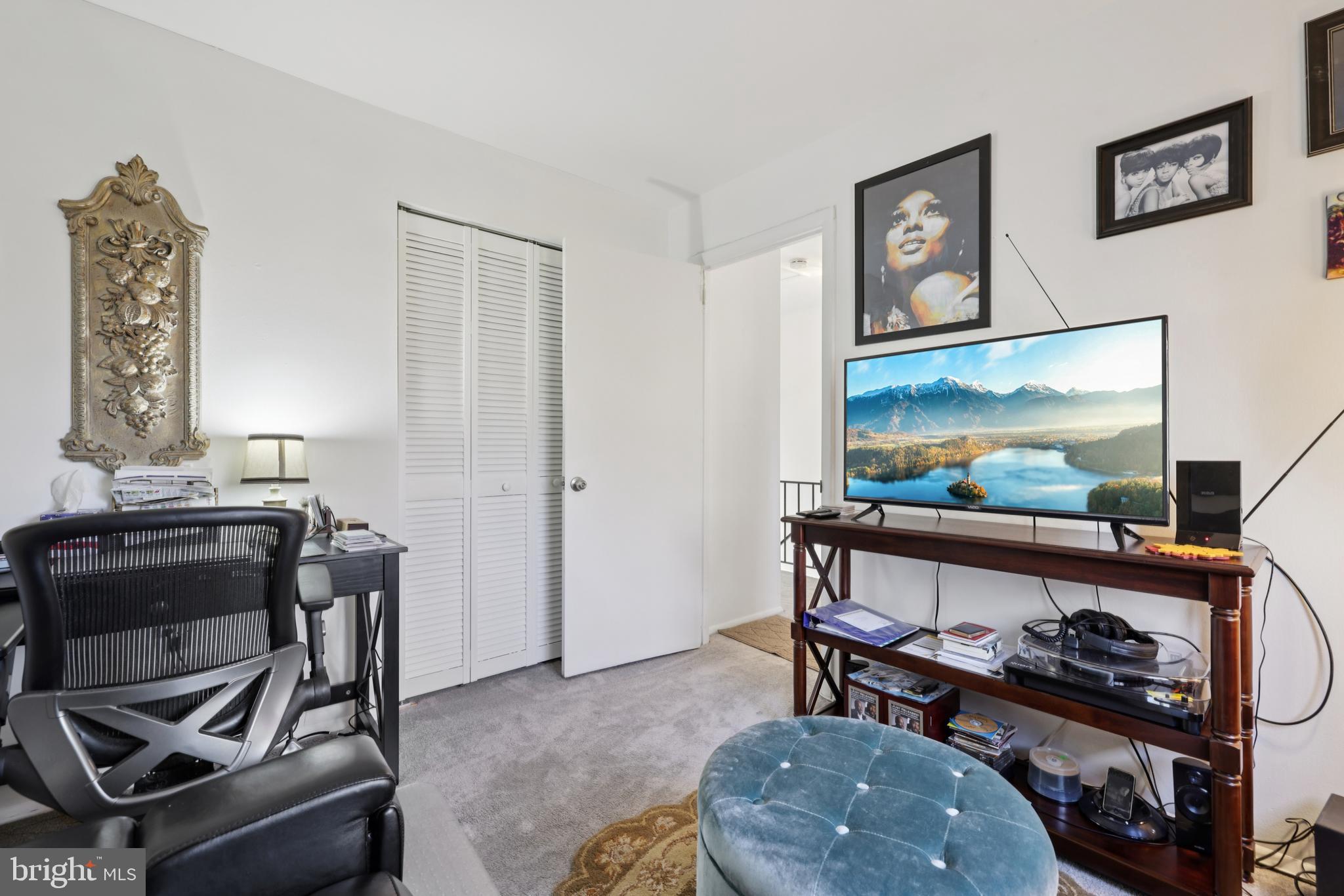 GREENBERRY WOODS - Residential