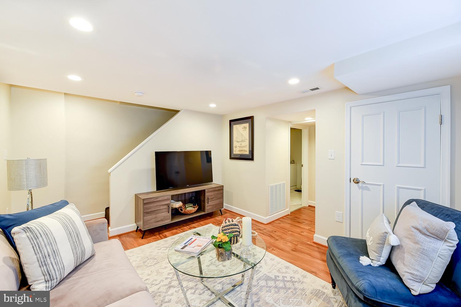 JEFFERSON MANOR - Residential