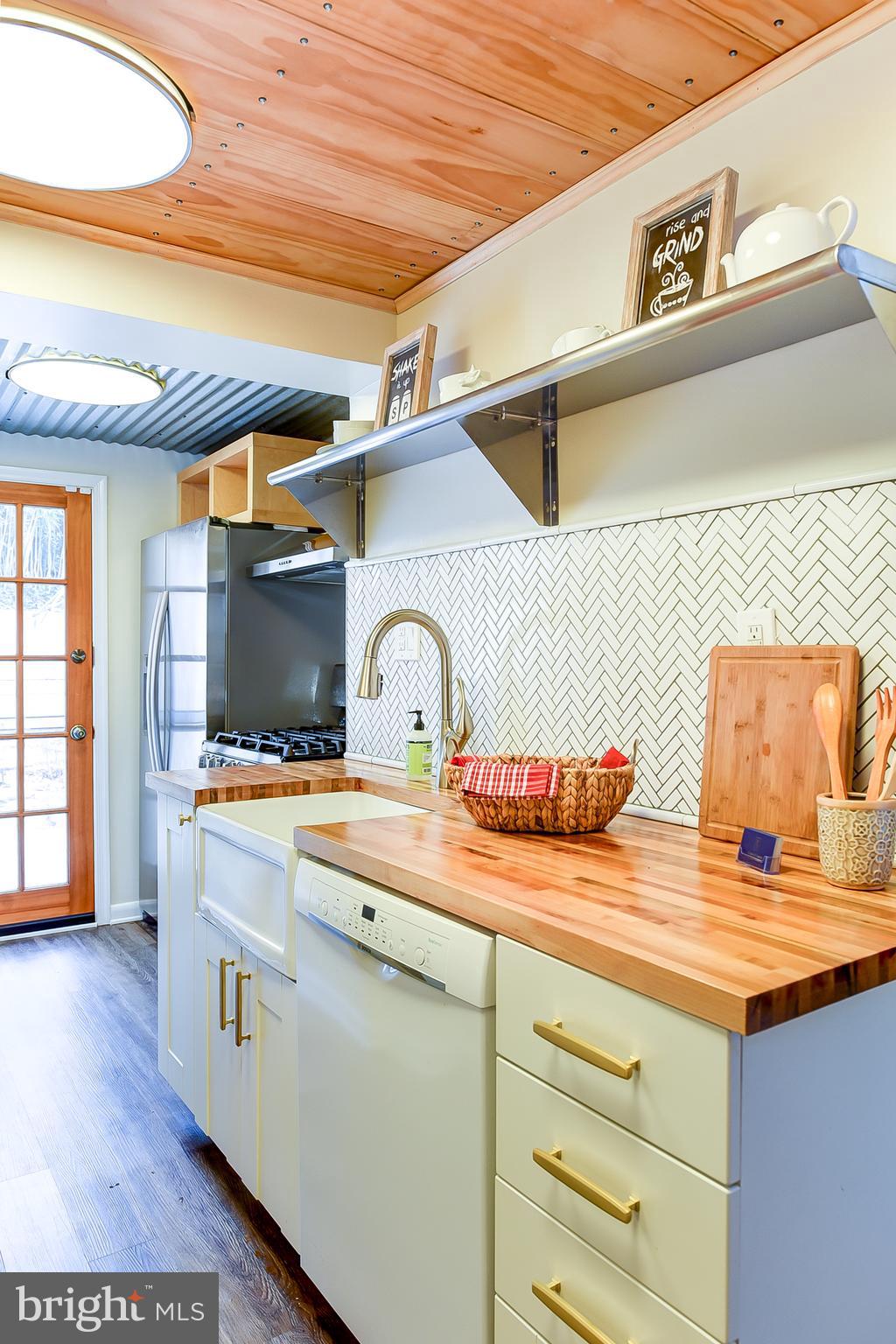 JEFFERSON MANOR - Residential