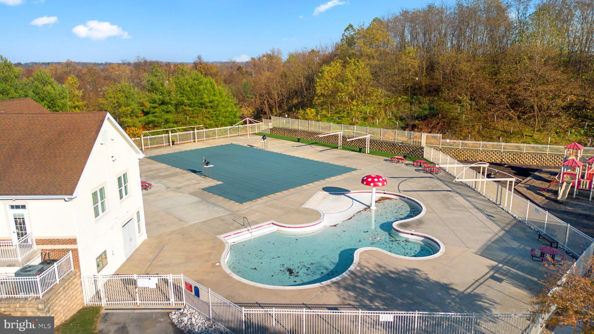 AUTUMN VIEW - Residential