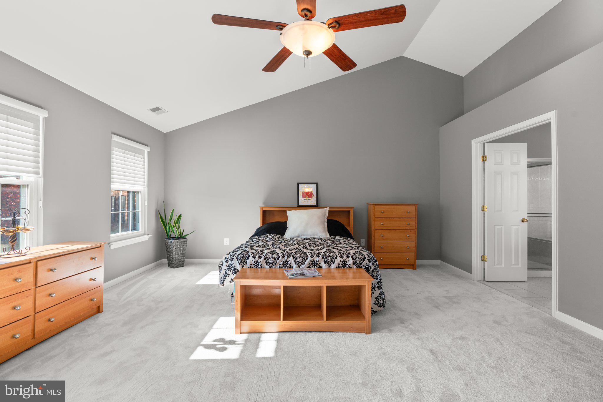 AUTUMN VIEW - Residential