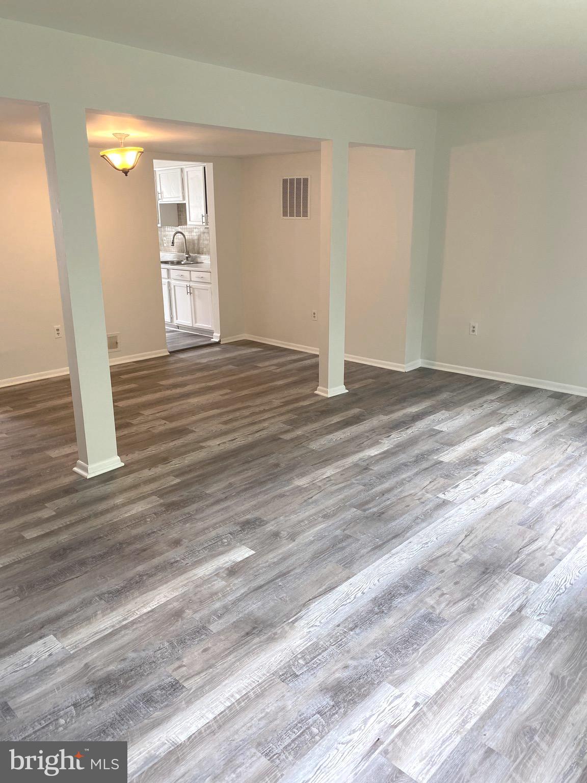 CROMWELL STATION - Residential Lease