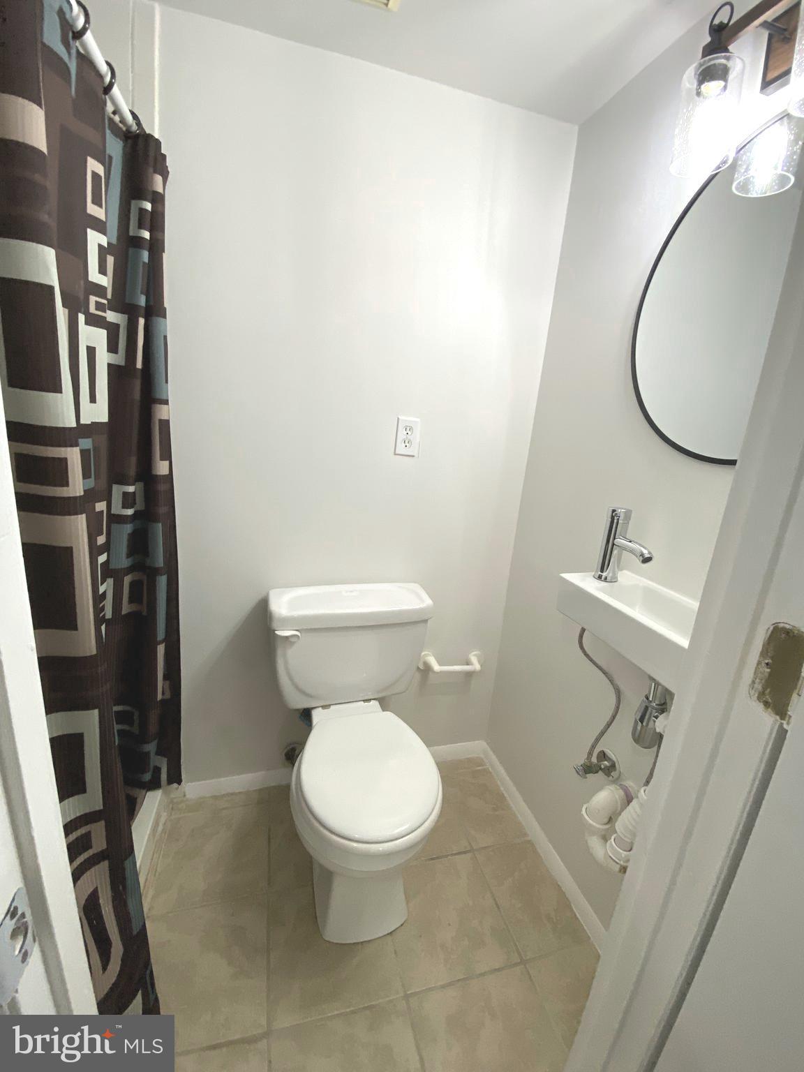 CROMWELL STATION - Residential Lease