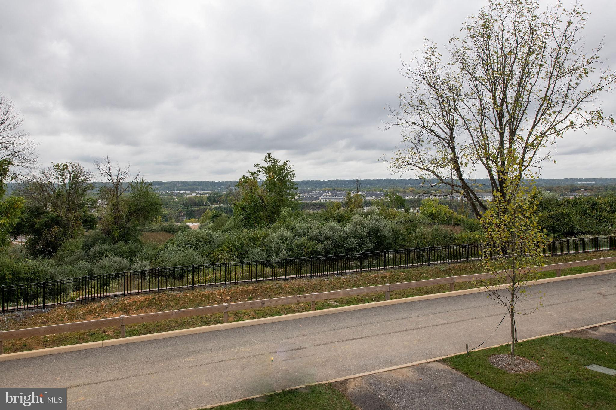 SPRING OAK - Residential