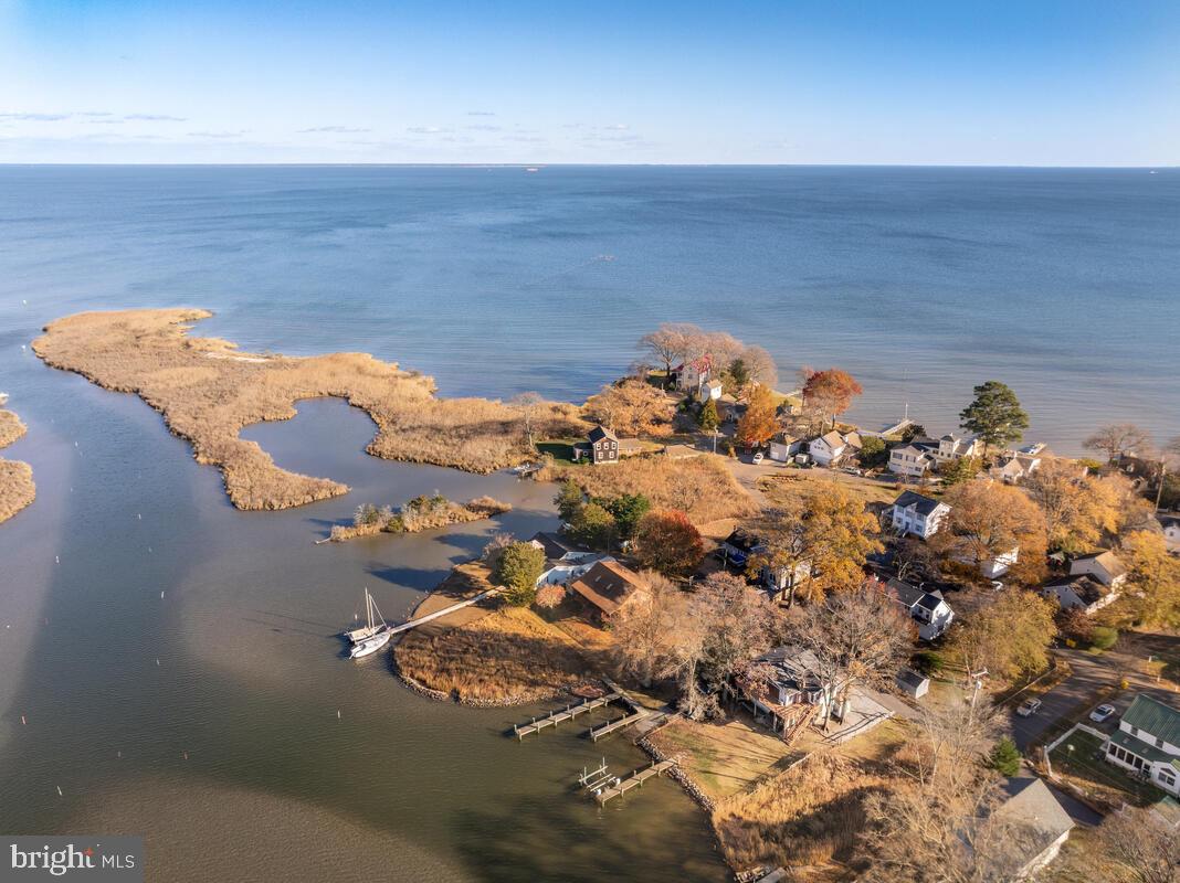 DEALE BEACH - Residential