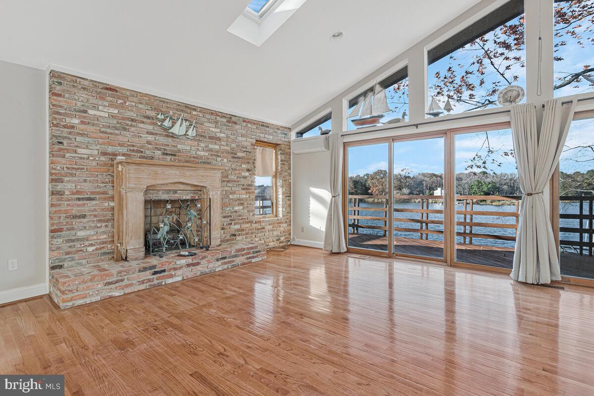 DEALE BEACH - Residential