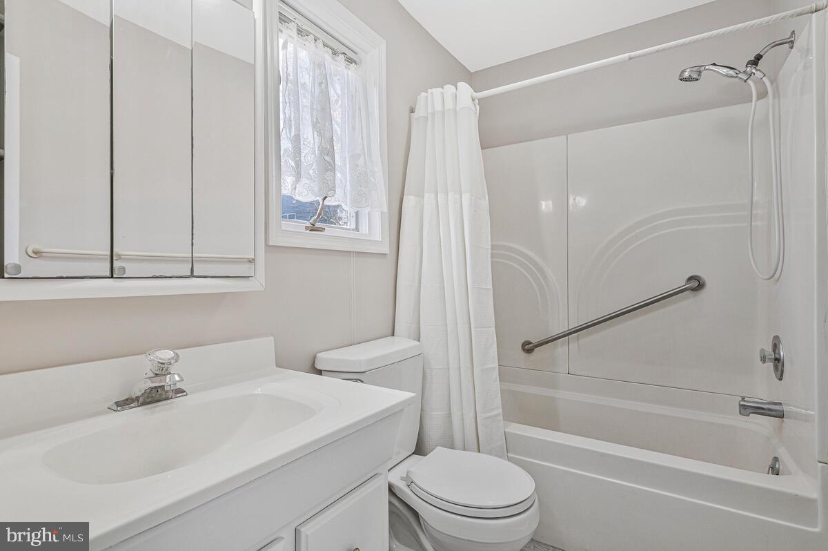 DEALE BEACH - Residential