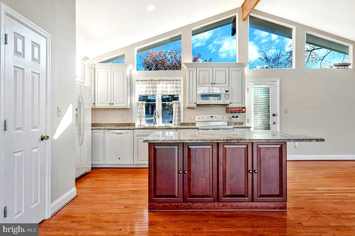 DEALE BEACH - Residential