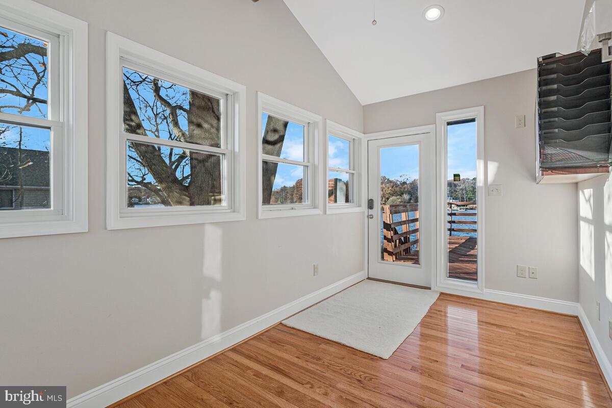 DEALE BEACH - Residential