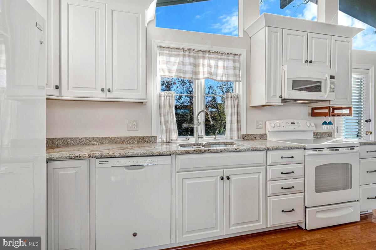 DEALE BEACH - Residential