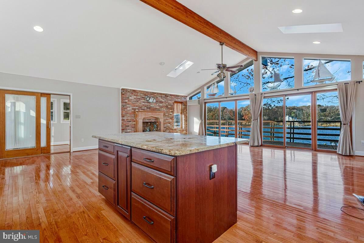 DEALE BEACH - Residential