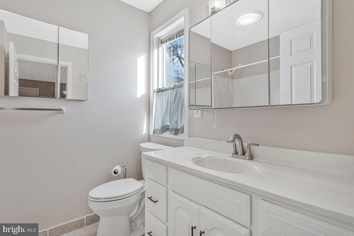 DEALE BEACH - Residential