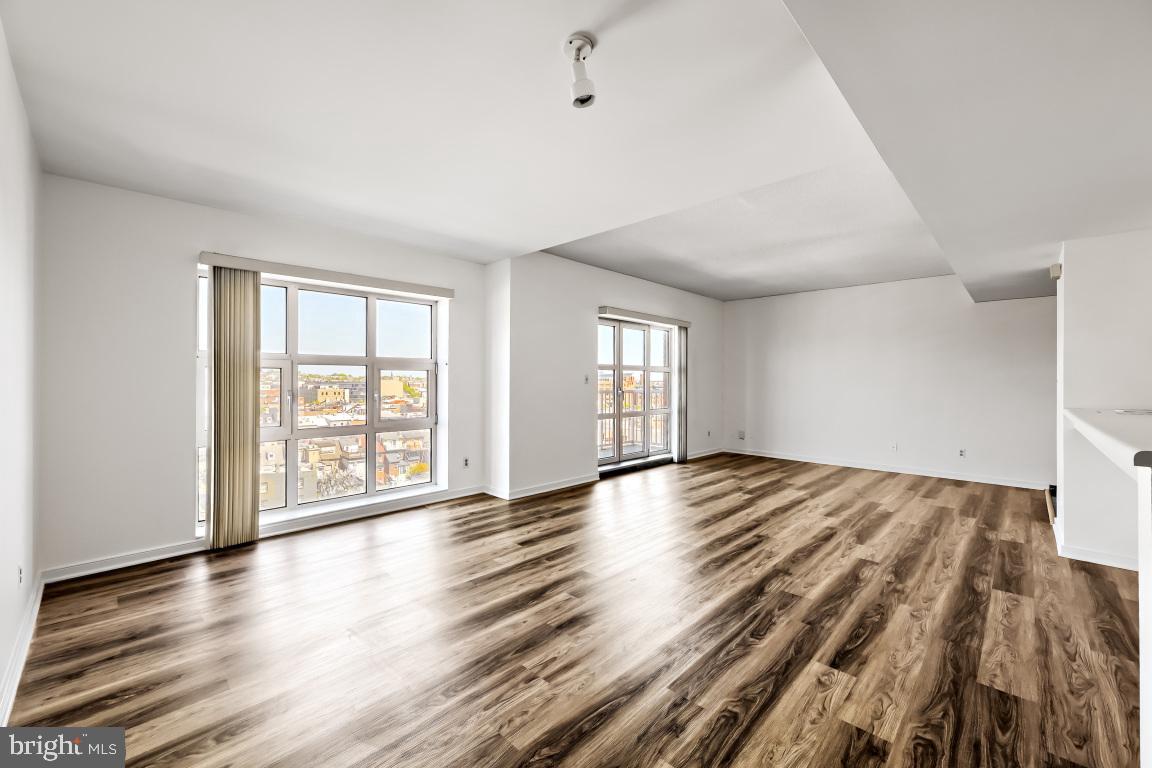 HARBOR EAST - Residential