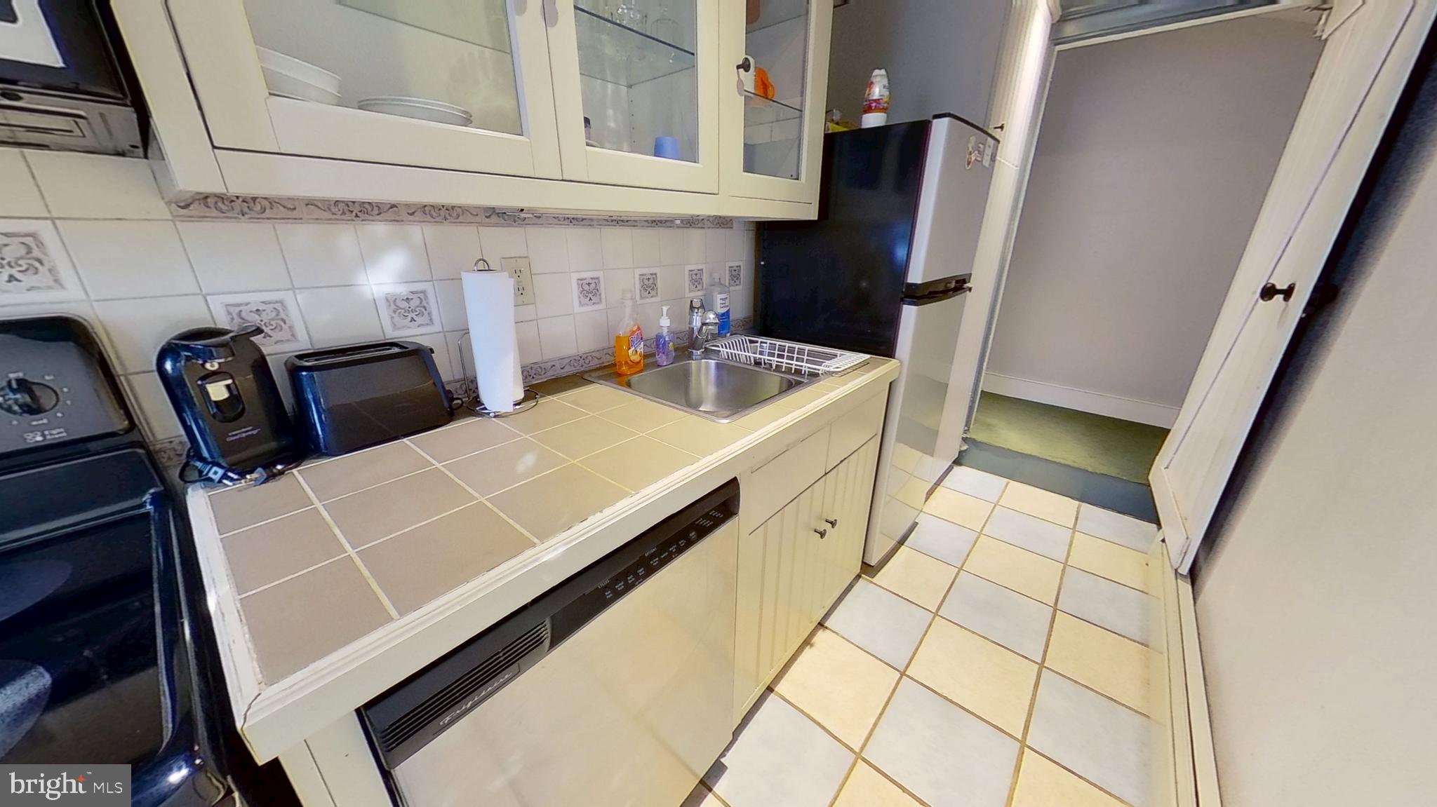 11525 HIGH POINT ROAD COTTAGE