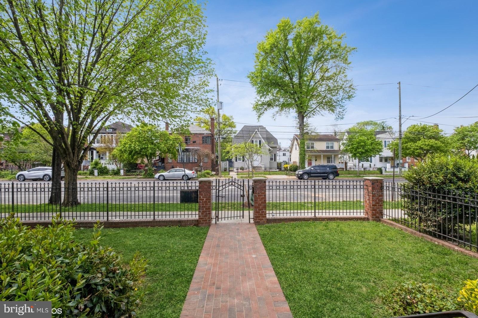 612 MELLON STREET SE 202