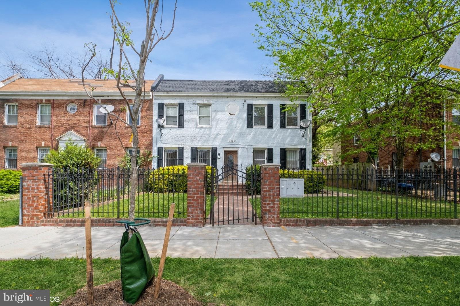 612 MELLON STREET SE 202