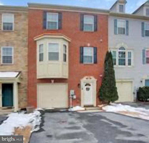 Townhouse For Sale - 64 Milestone Court<br/> Franklin County, CHAMBERSBURG, PA 17201