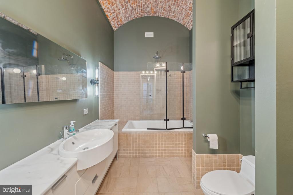 105 S 12TH STREET 402