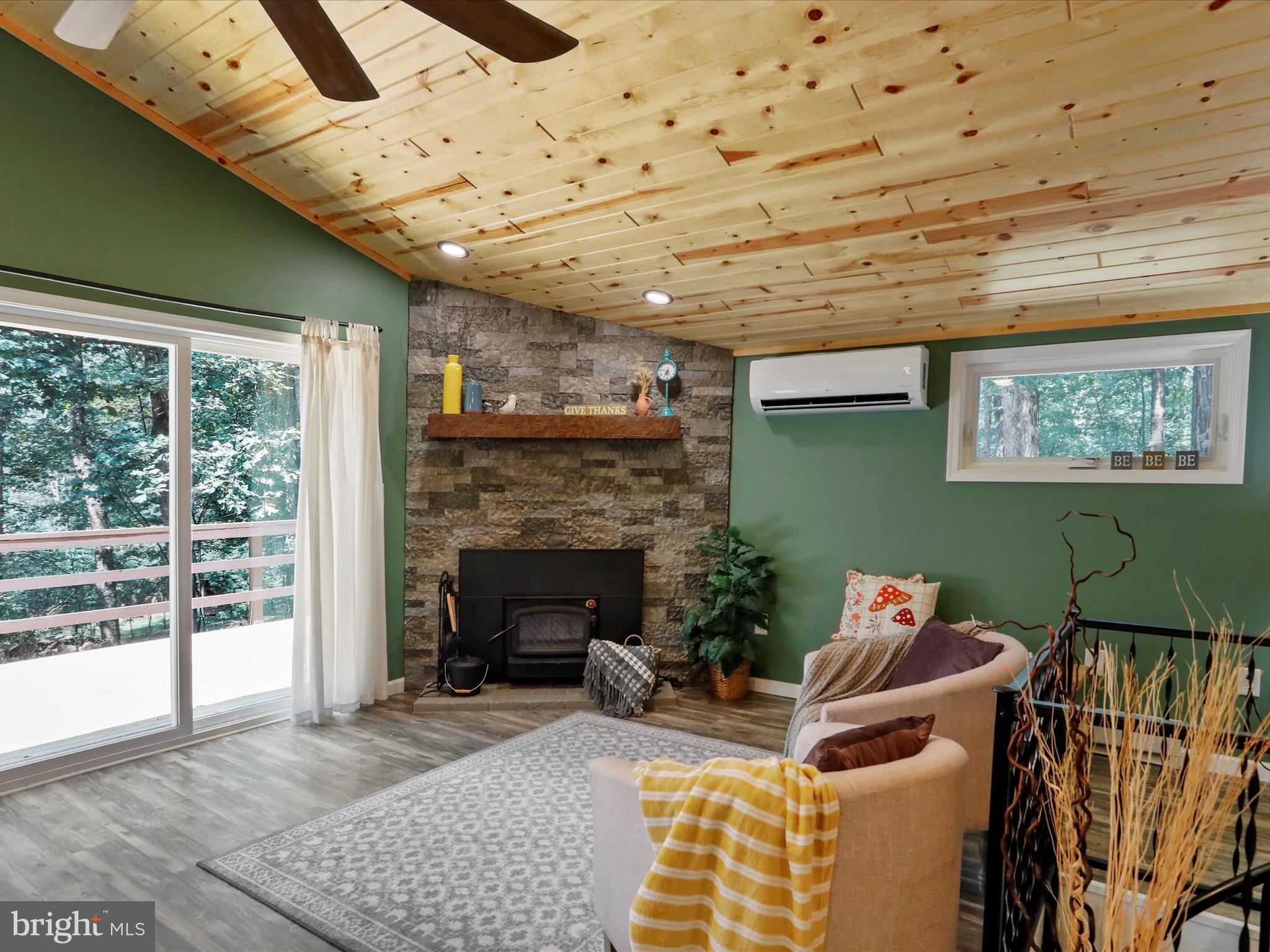 WOODHAVEN KNOLLS - Residential