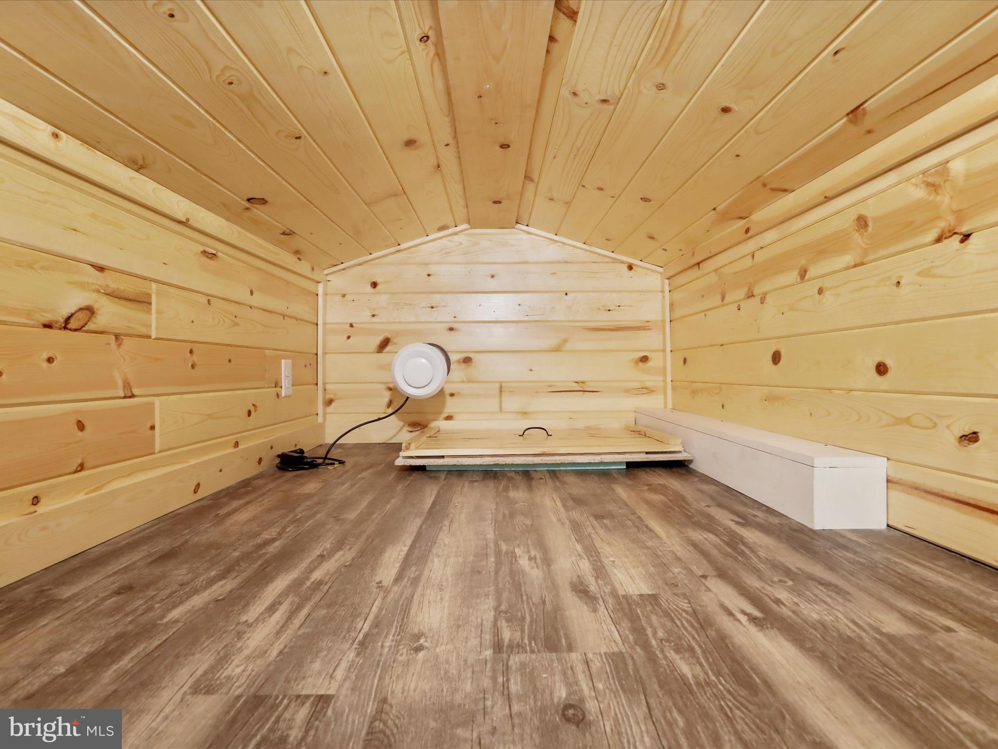 WOODHAVEN KNOLLS - Residential