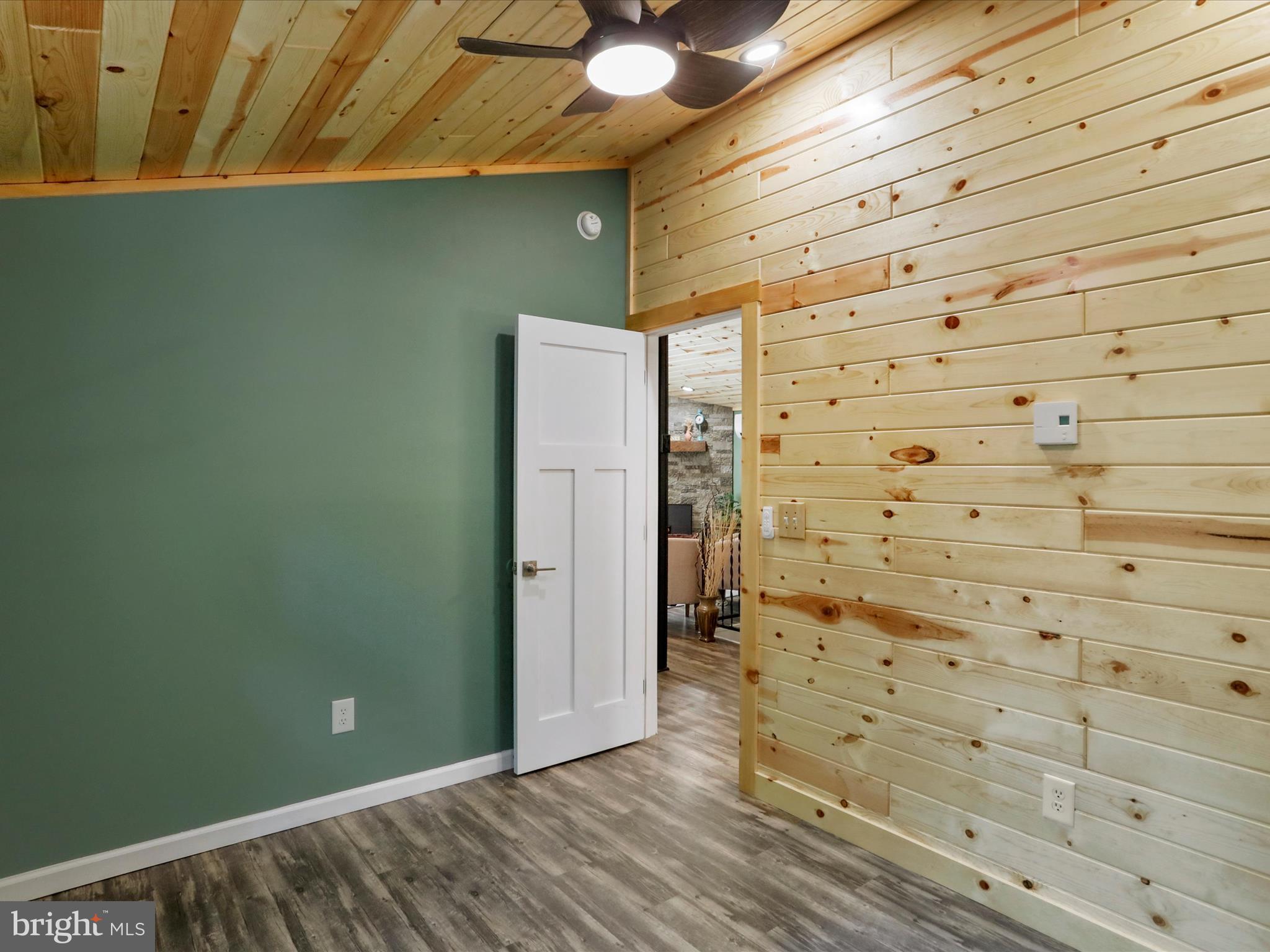 WOODHAVEN KNOLLS - Residential