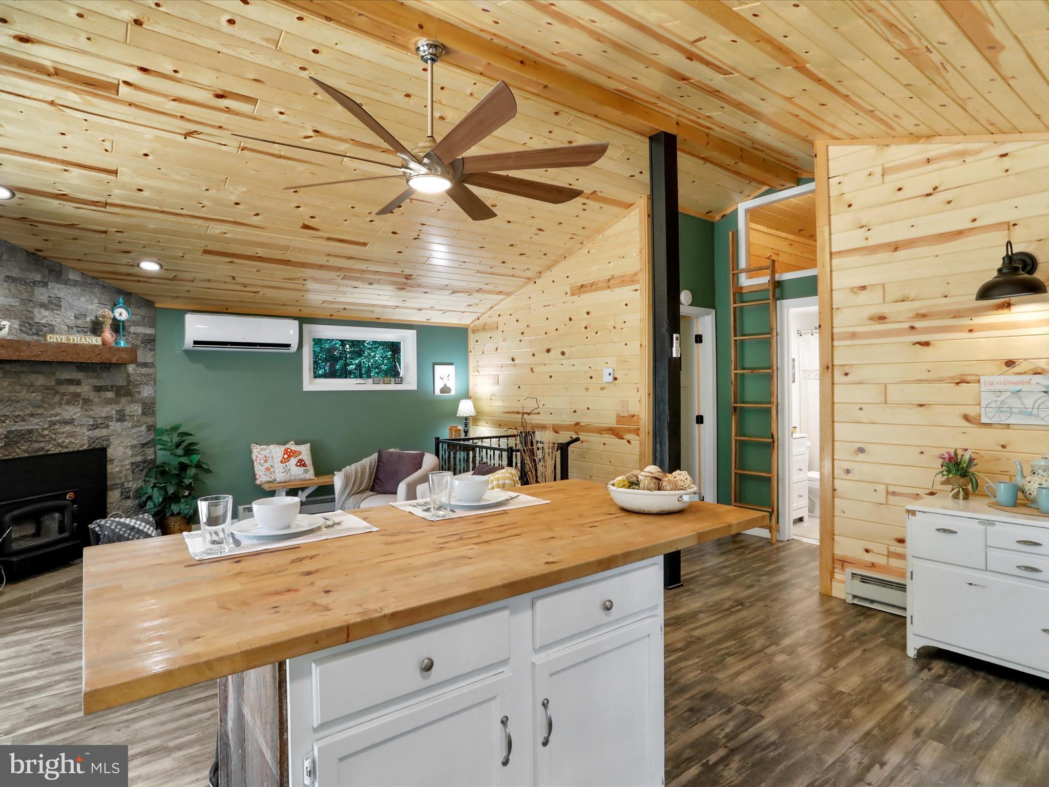 WOODHAVEN KNOLLS - Residential