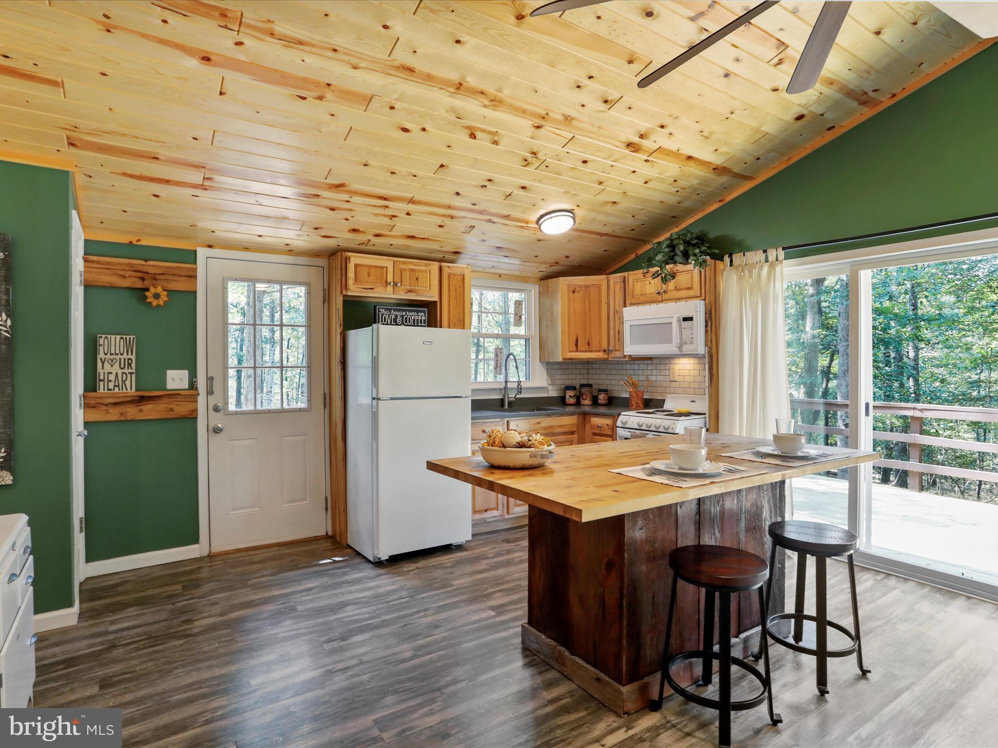 WOODHAVEN KNOLLS - Residential