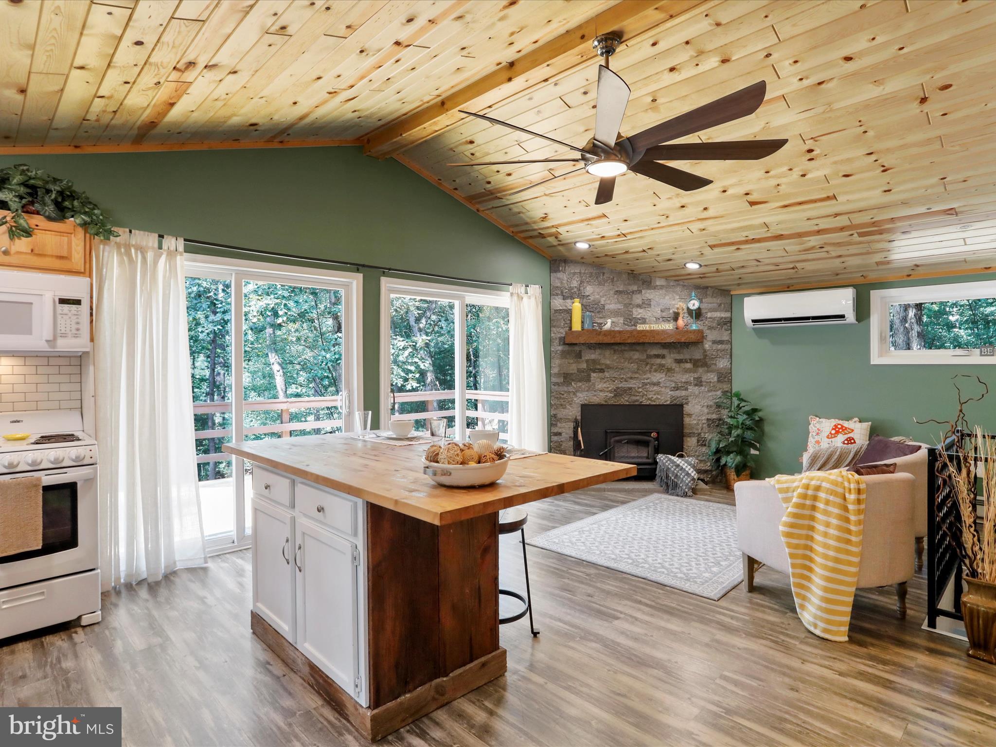 WOODHAVEN KNOLLS - Residential