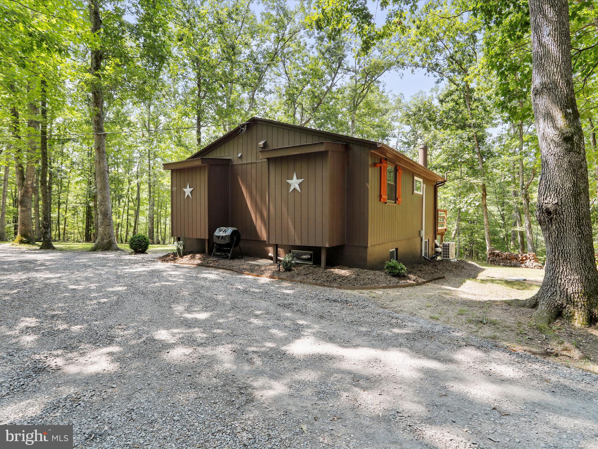 WOODHAVEN KNOLLS - Residential