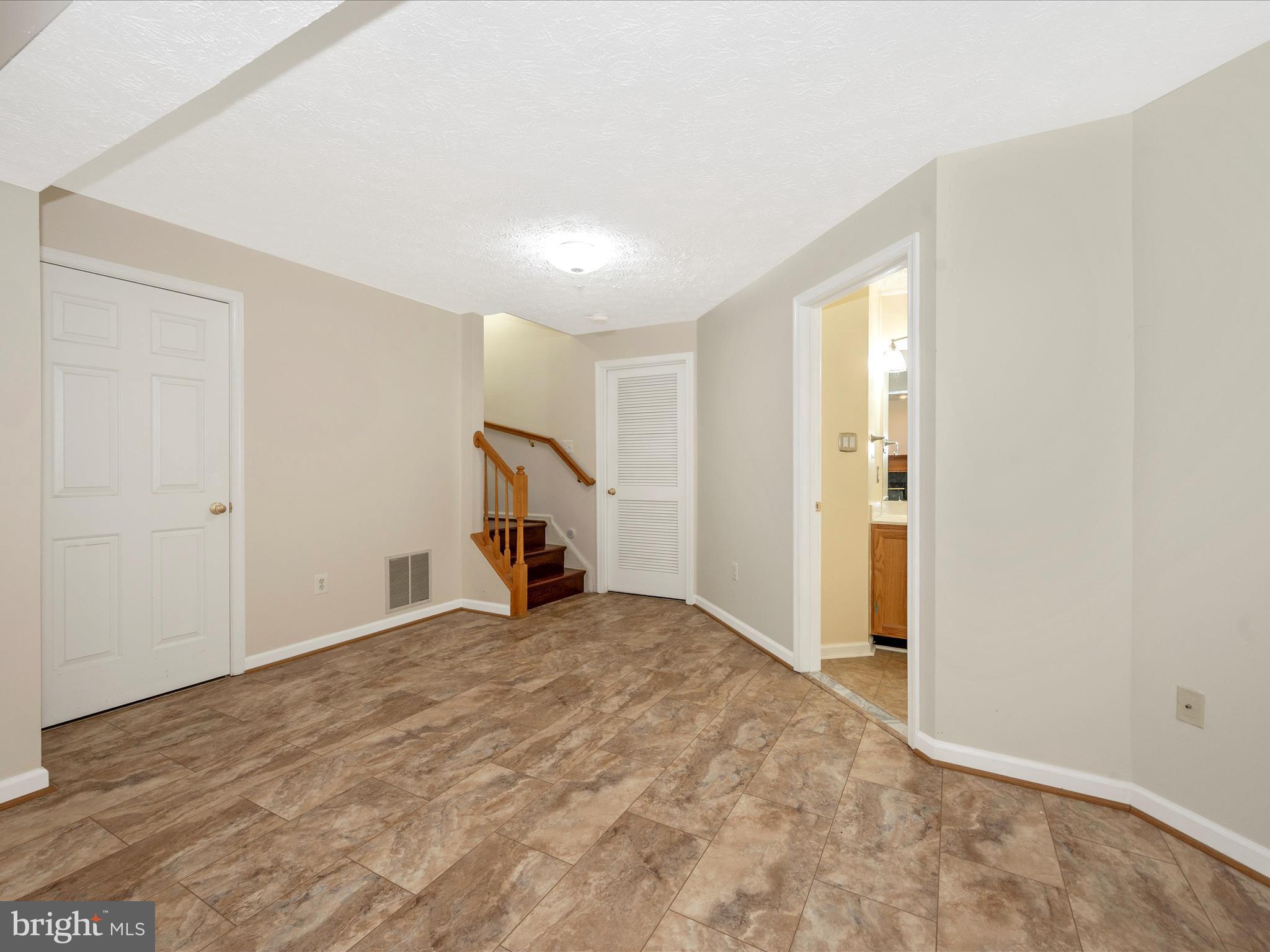 SPRING RIDGE - Residential