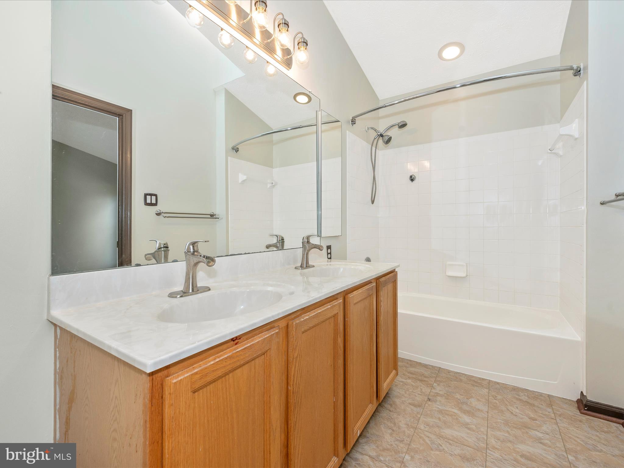 SPRING RIDGE - Residential