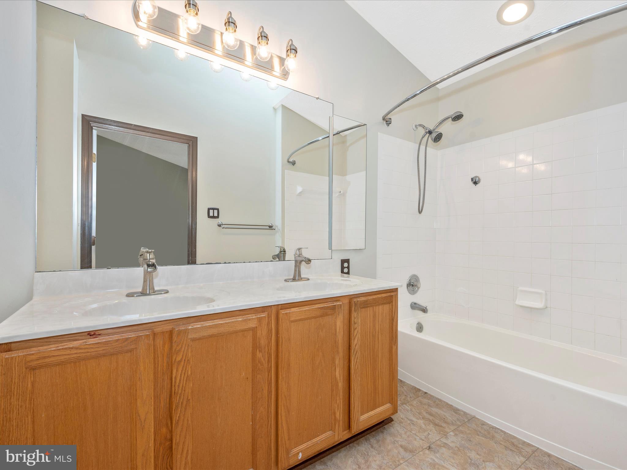 SPRING RIDGE - Residential