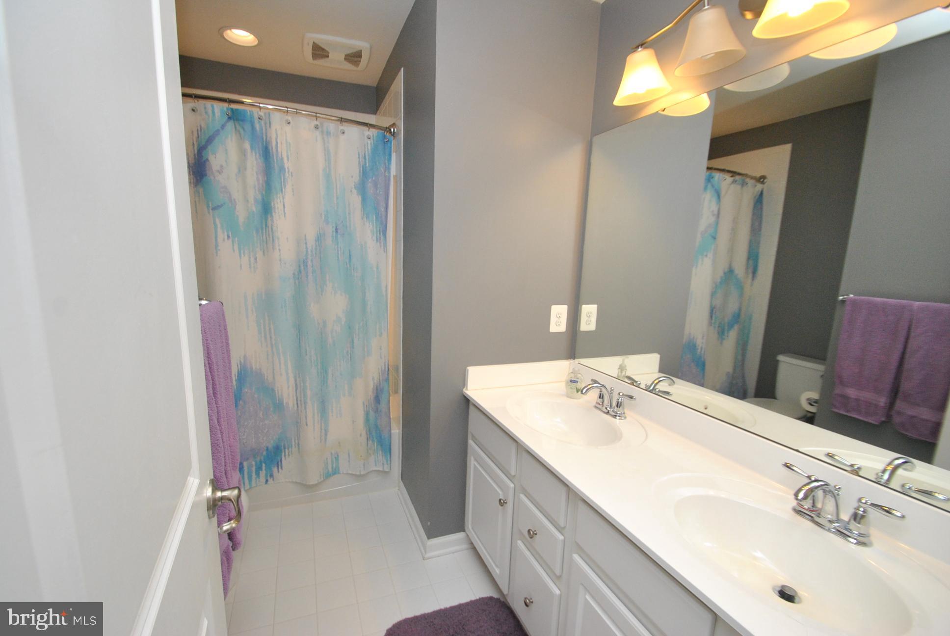 KELLY GLEN - Residential