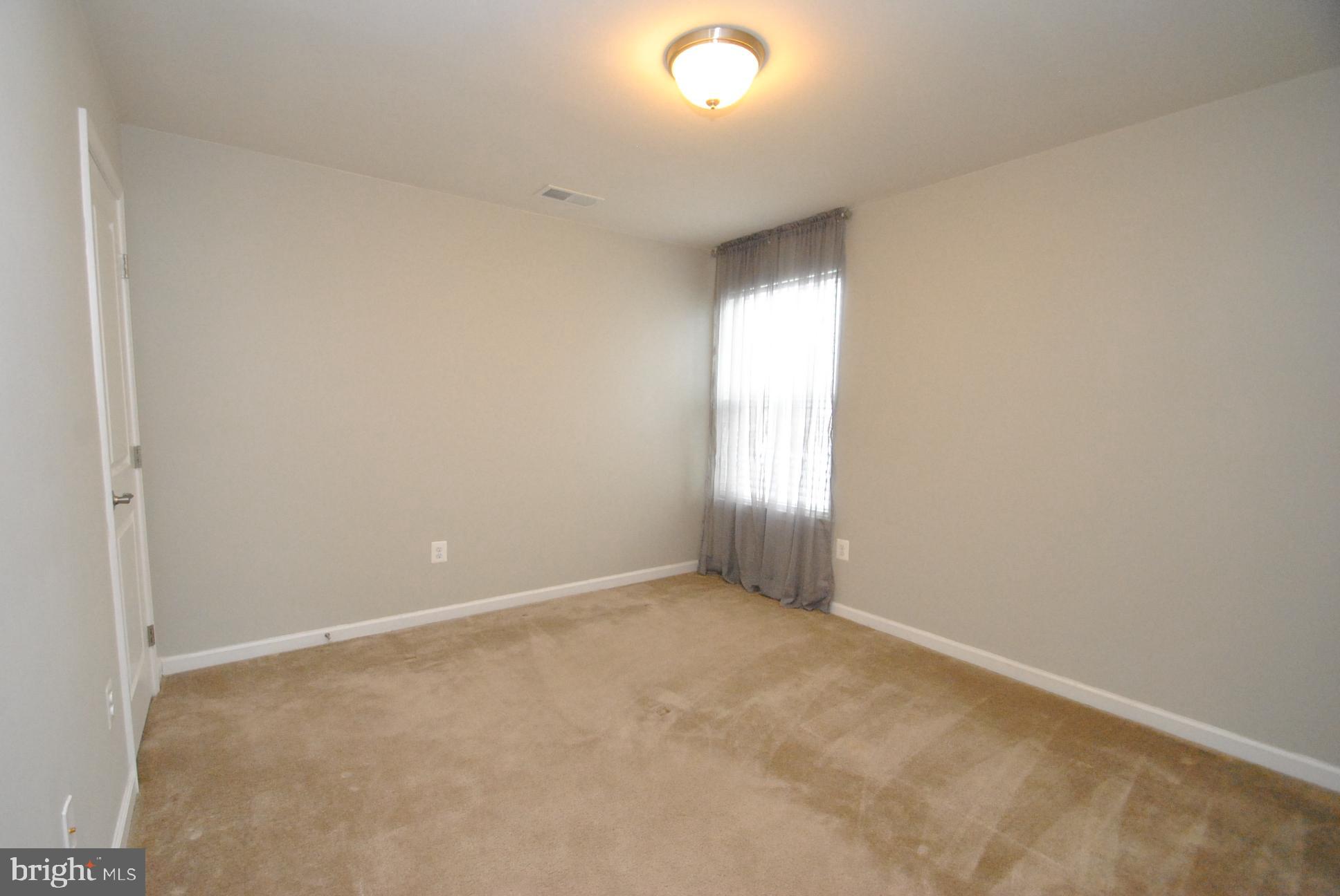 KELLY GLEN - Residential