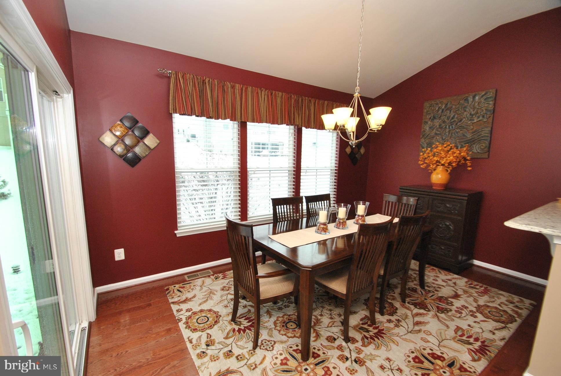 KELLY GLEN - Residential