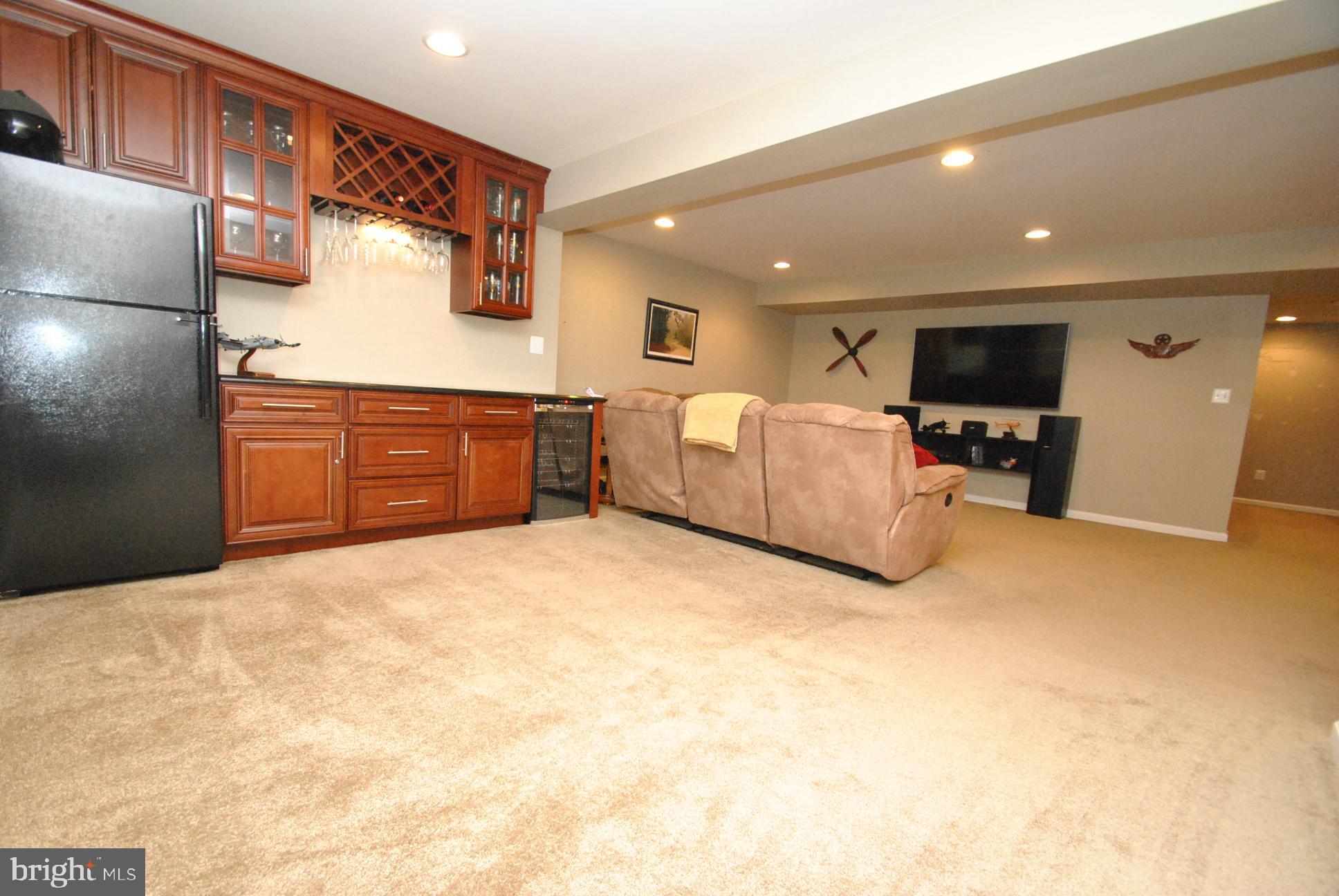 KELLY GLEN - Residential