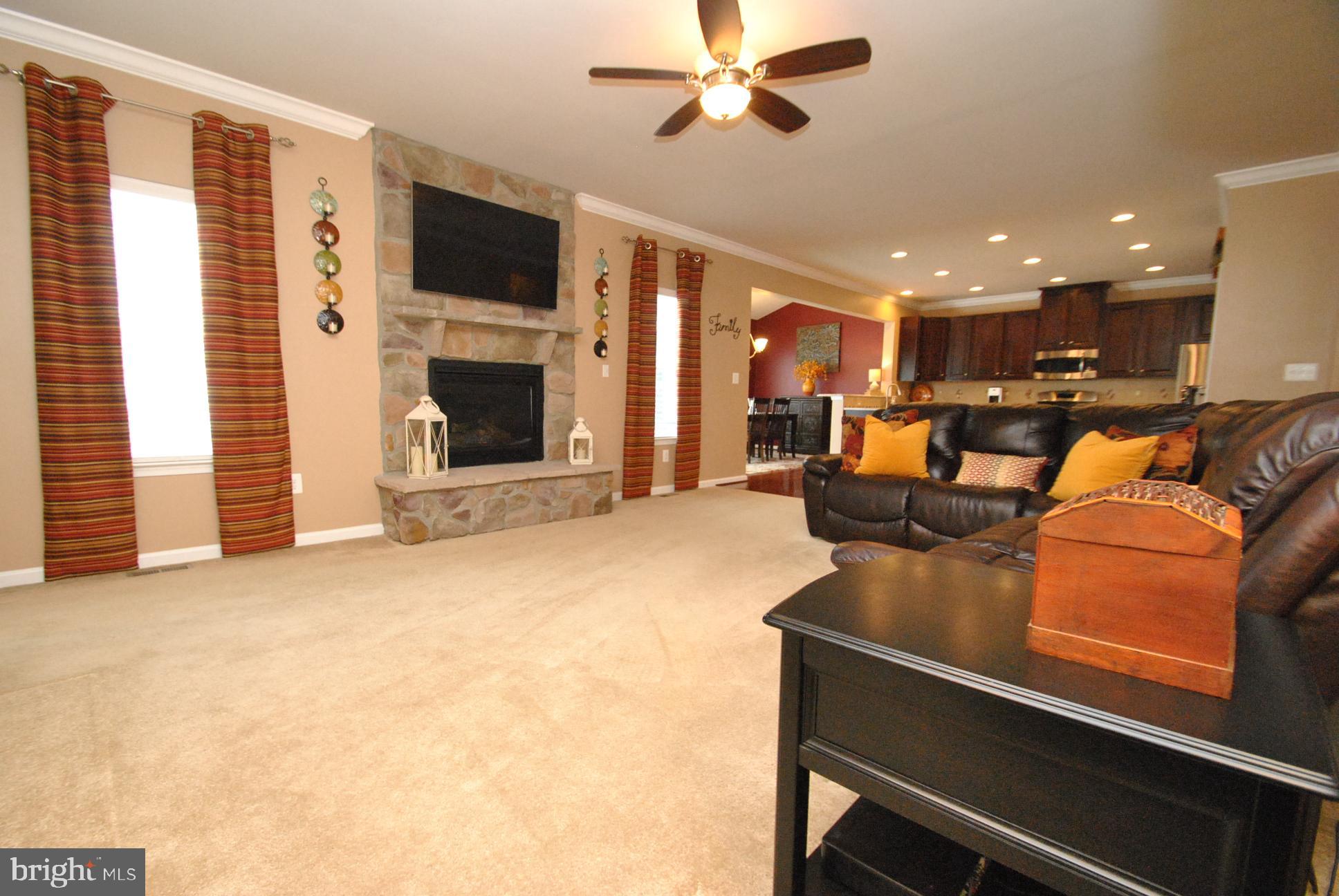 KELLY GLEN - Residential