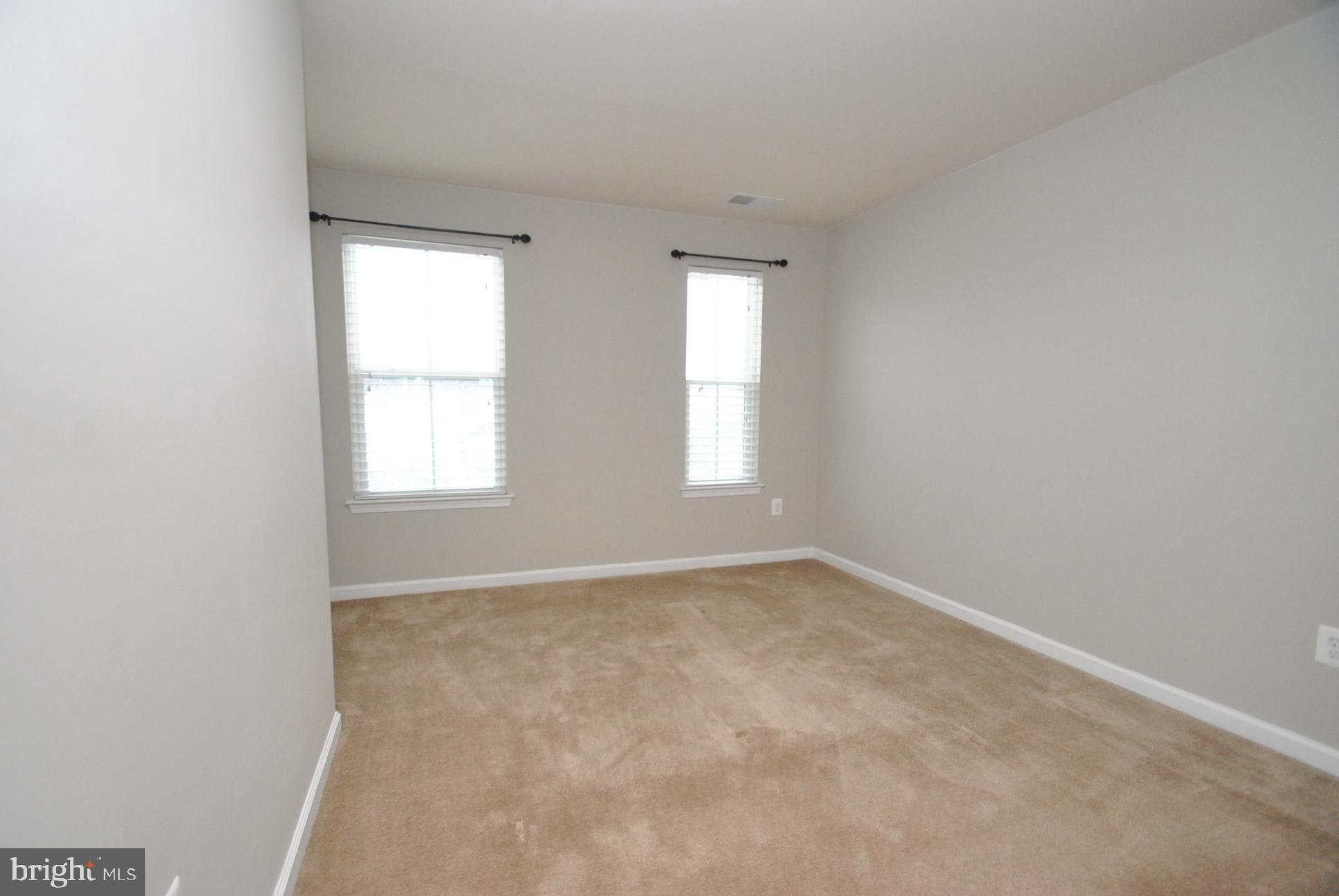 KELLY GLEN - Residential