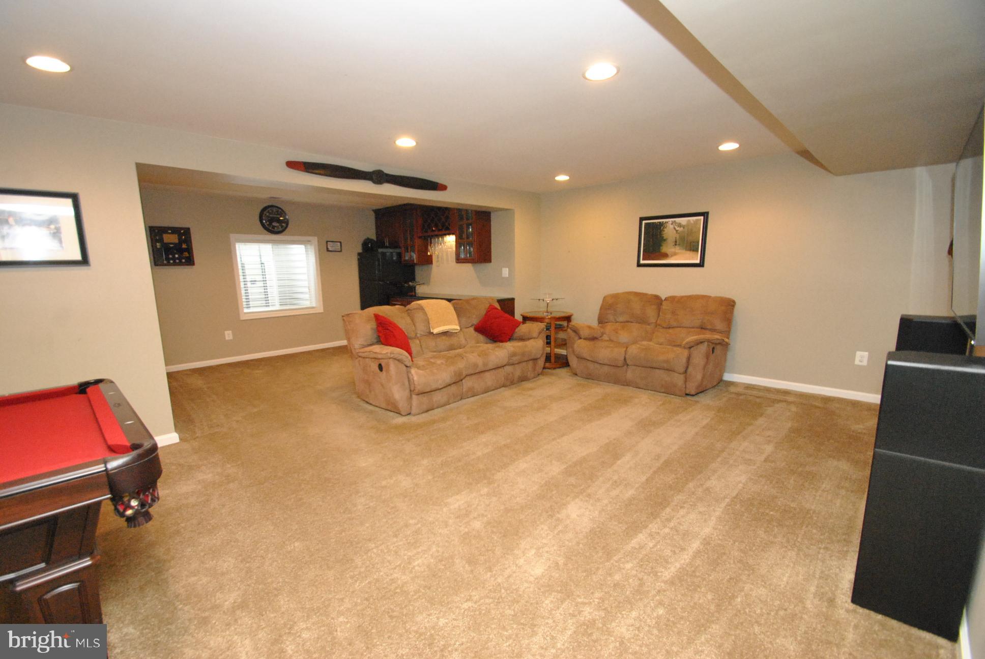 KELLY GLEN - Residential