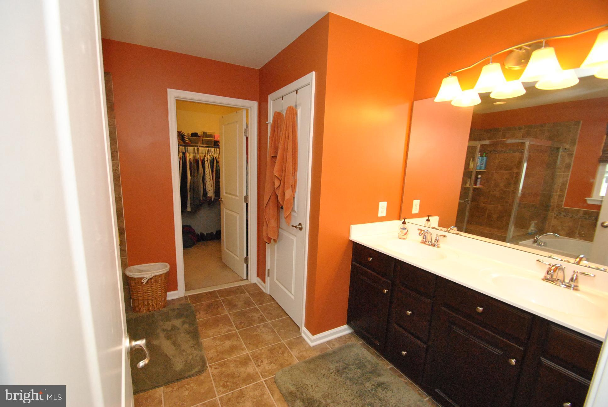 KELLY GLEN - Residential