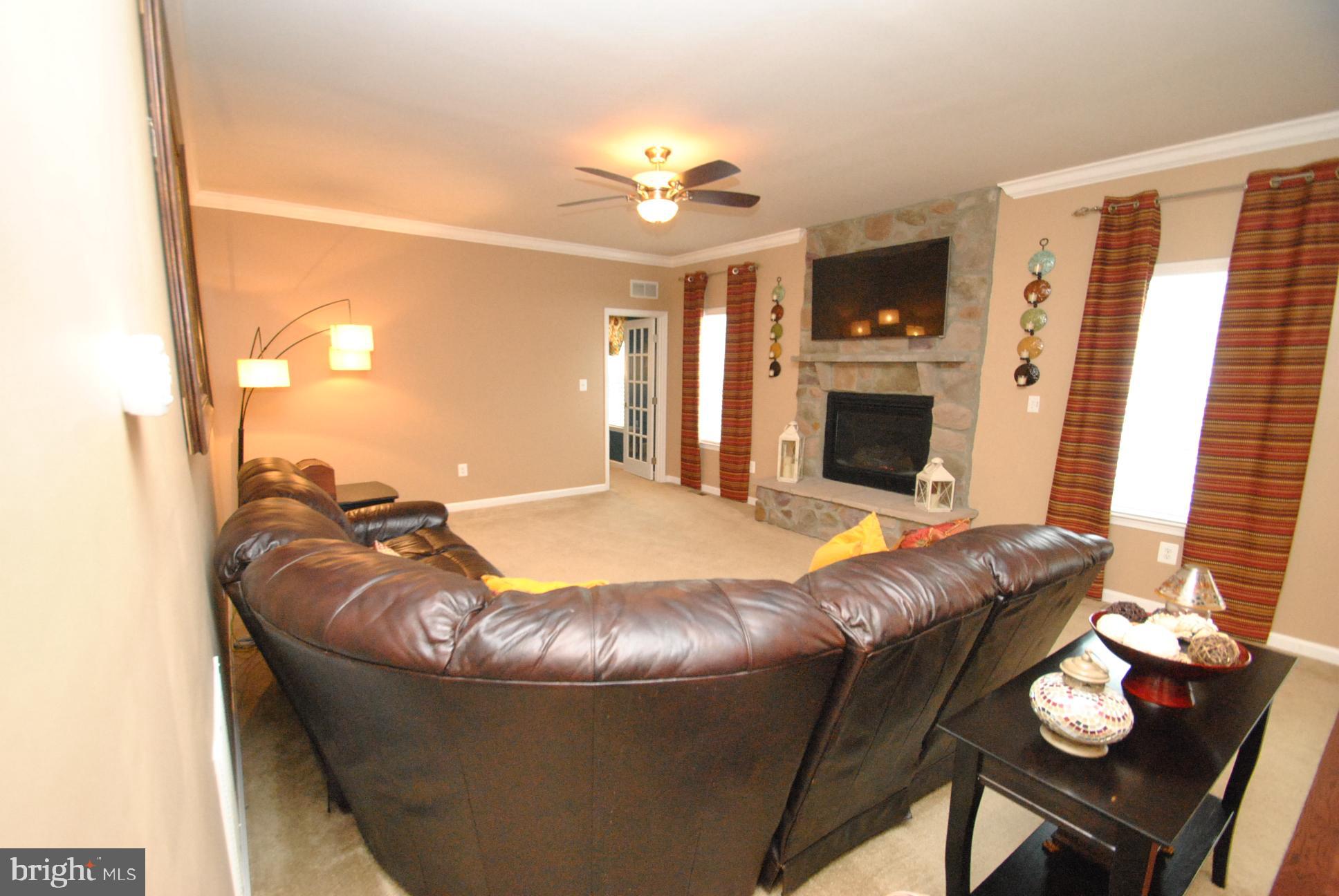 KELLY GLEN - Residential