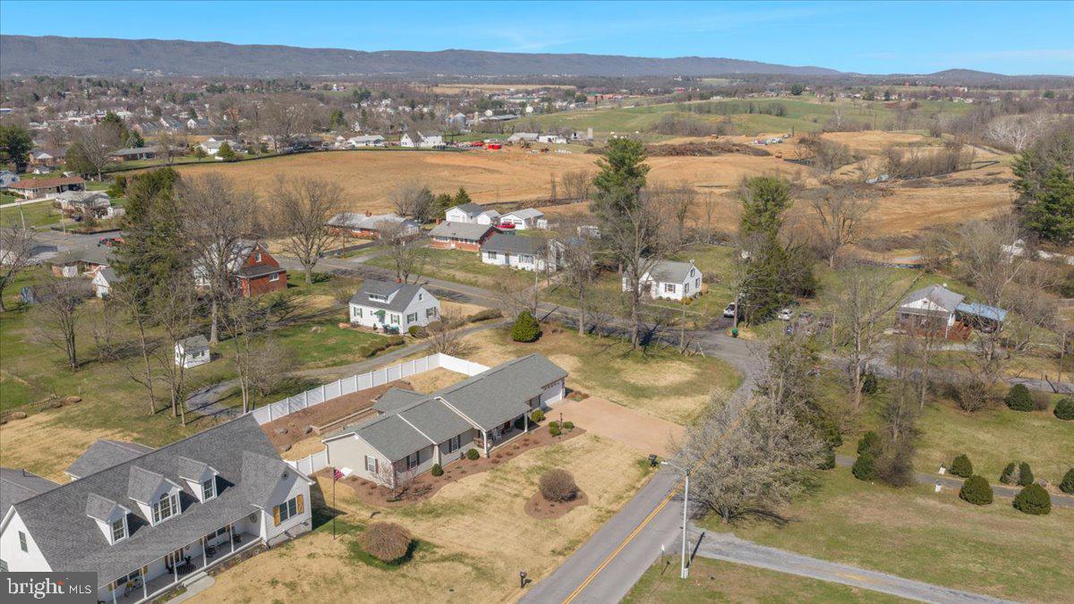 BEVERLY PLACE - Residential