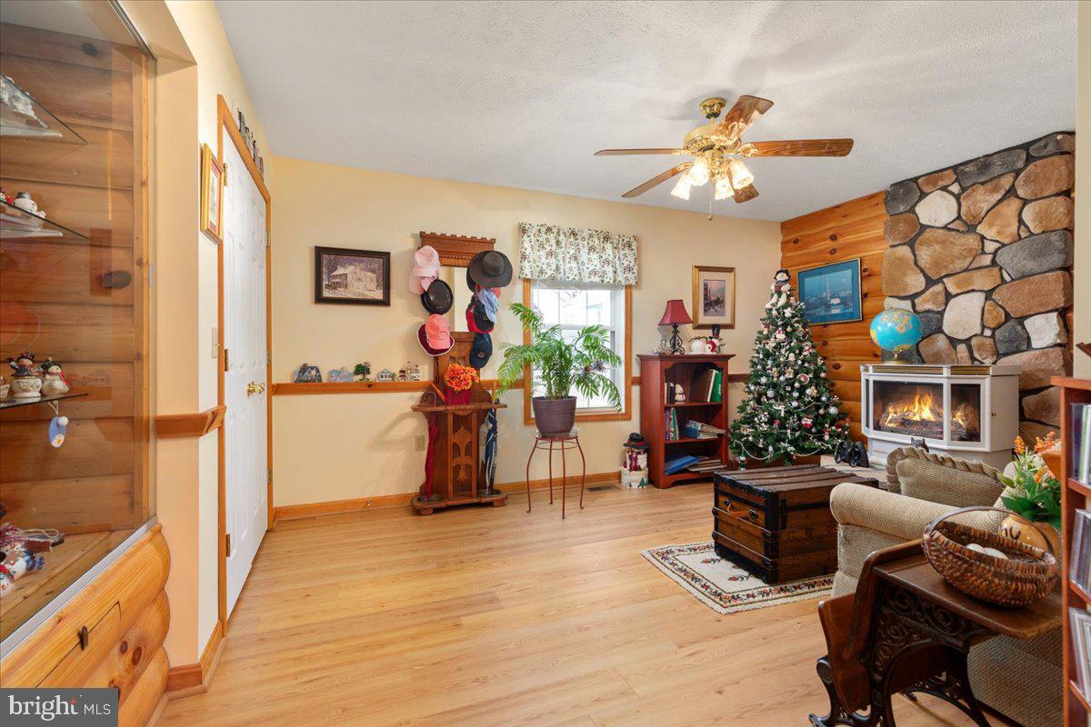 BEVERLY PLACE - Residential