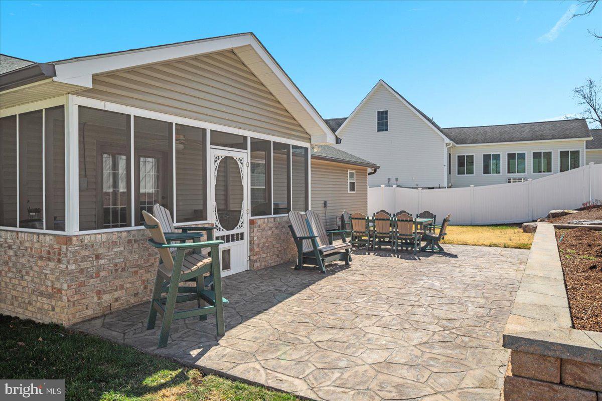 BEVERLY PLACE - Residential