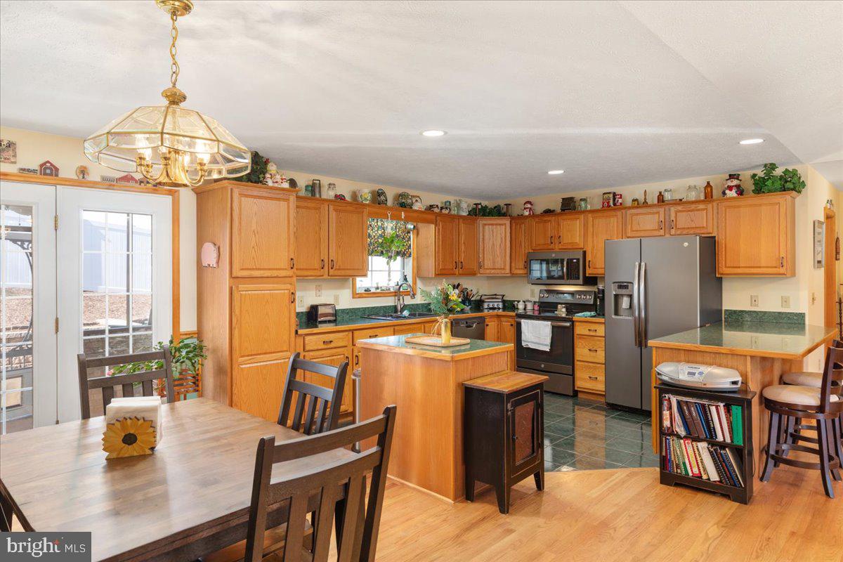 BEVERLY PLACE - Residential