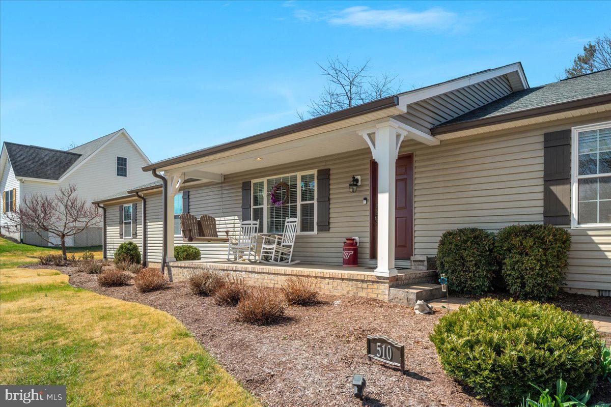 BEVERLY PLACE - Residential