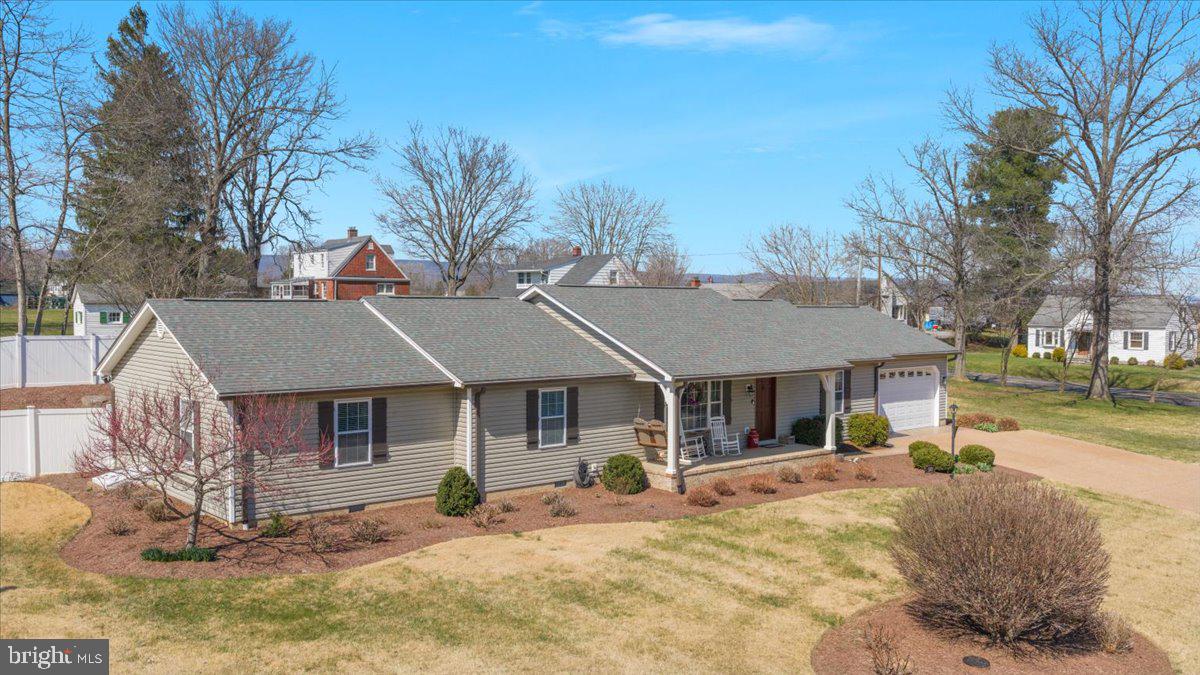 BEVERLY PLACE - Residential