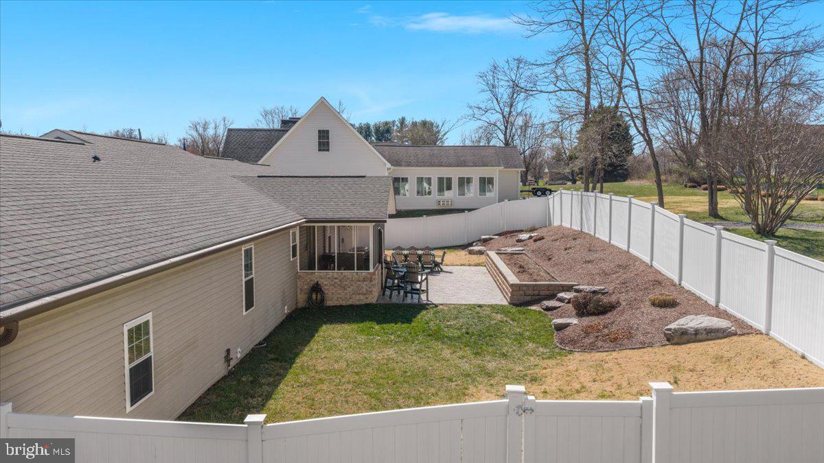 BEVERLY PLACE - Residential