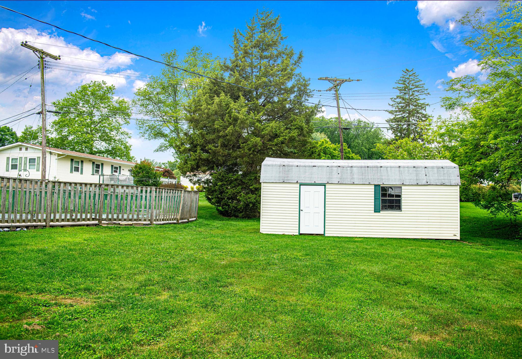 WAKEFIELD MEADOWS - Residential