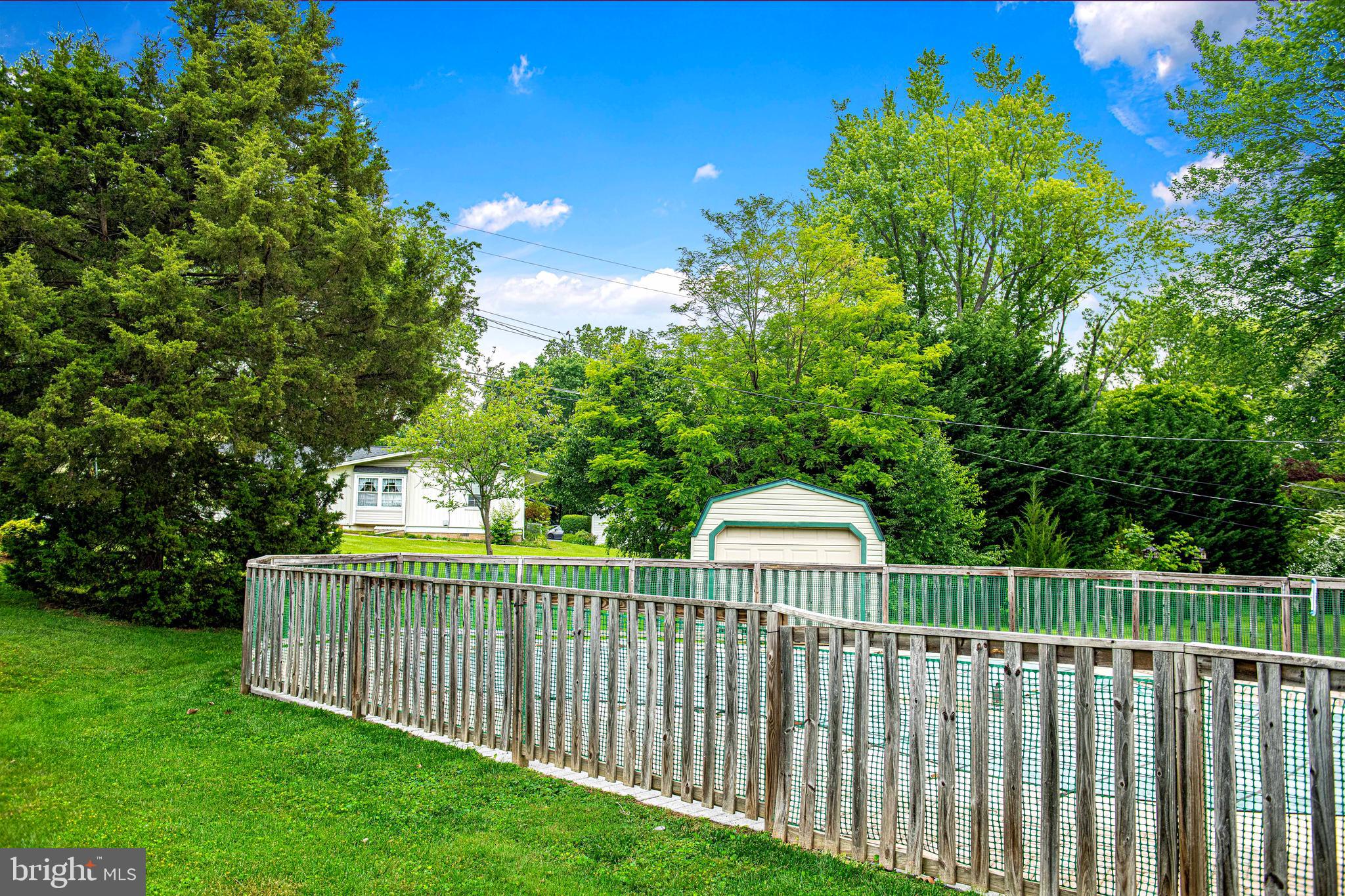 WAKEFIELD MEADOWS - Residential
